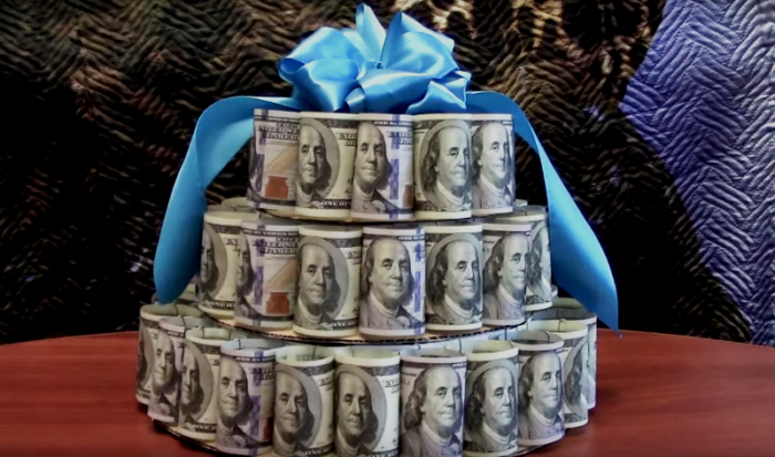 Торт из денег на день рождения женщине своими руками пошагово с фото